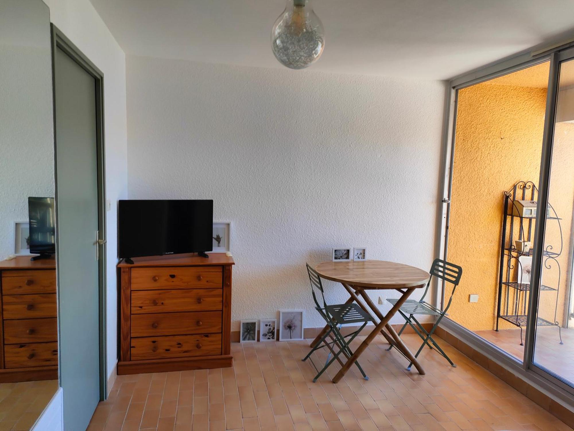 Gruissan, Studio Cabine, Au Calme Vue Degagee Sur Marina Exterior photo